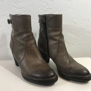 [Alberto Fermani] Leather booties