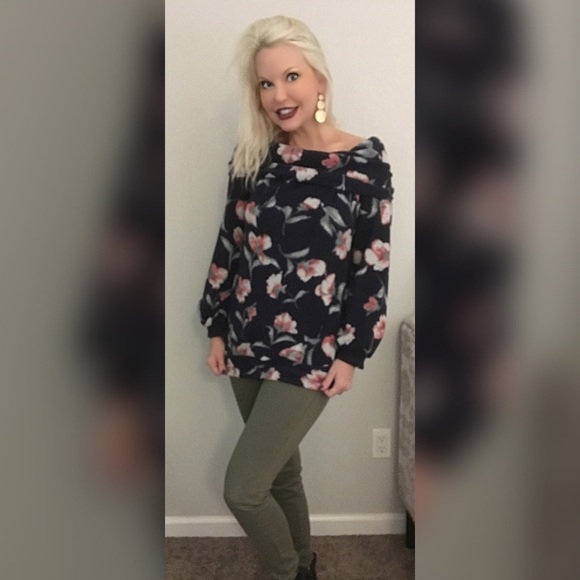 LAST 1! 💕 Soft On/Off Shoulder Brushed Hacci Top! - Picture 2 of 5