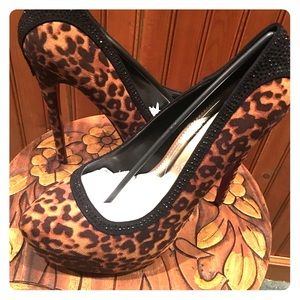 Get you GLAM on this holiday season!