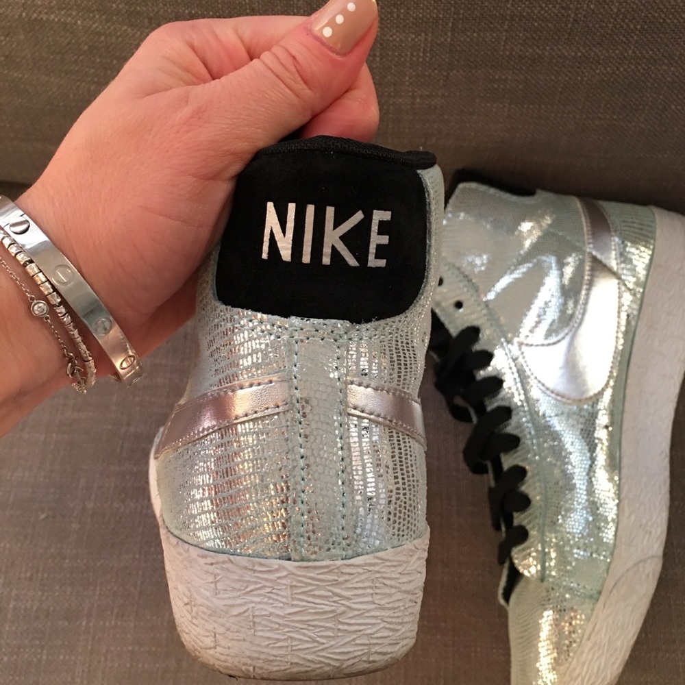 rare women's sparkle blue nike hi tops