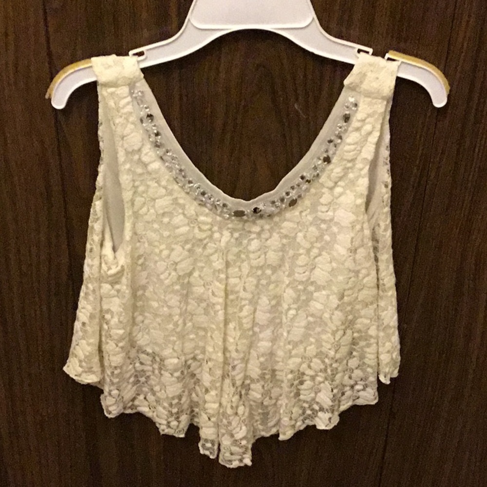 Very cute white crop top
