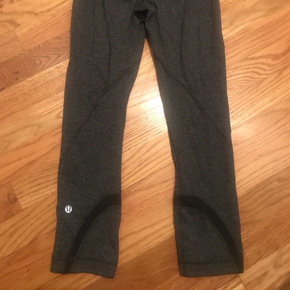 Lululemon Herringbone Crops - Picture 1 of 4
