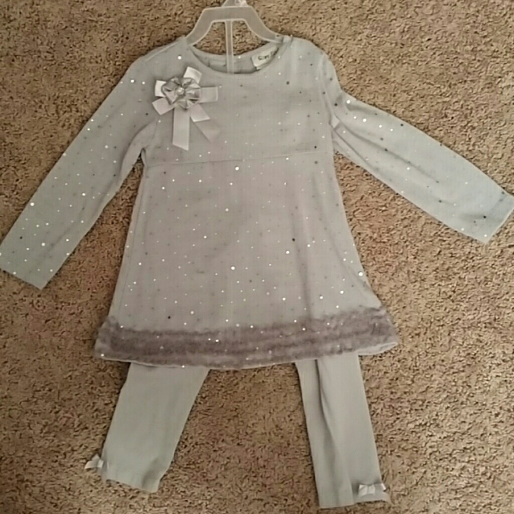 Nwot! 2 piece  matching set Rare Too! Outfit