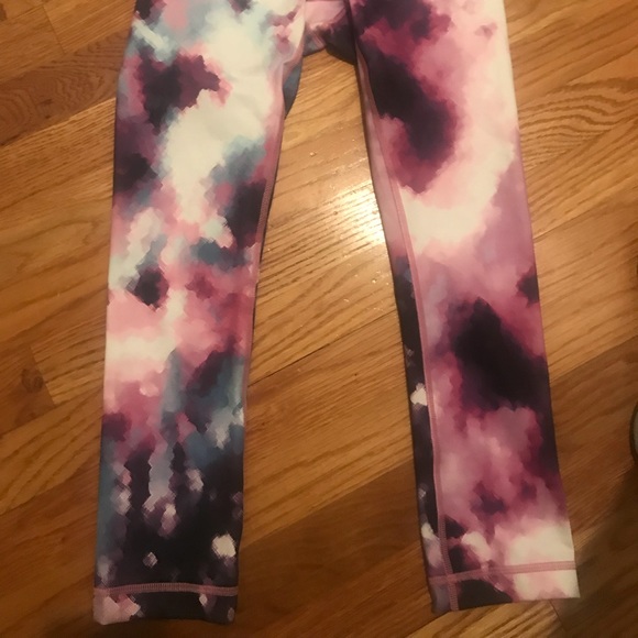 Lululemon Crops - Picture 2 of 4