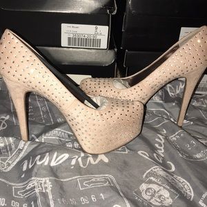 Studded heels nude/tan