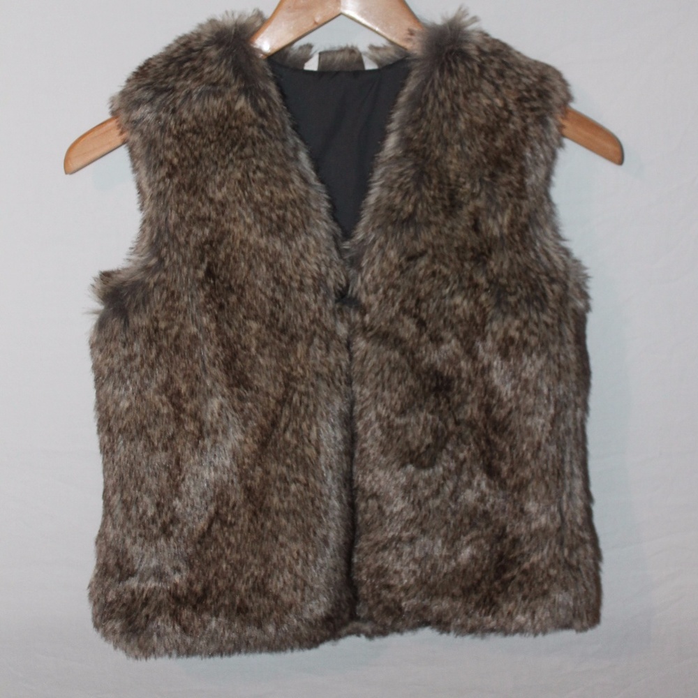 3Pommes sz 10 like new faux fur vest