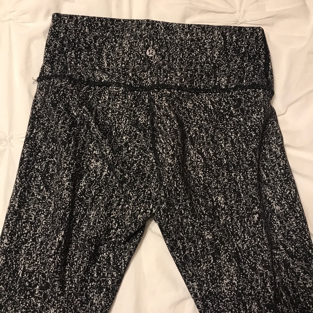 Lululemon High Times yoga pants 25 inch