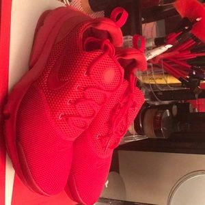 Presto Fly (Nike) 7y or 9 womens