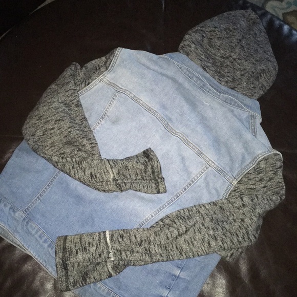 Jean jacket/sweater - Picture 2 of 2