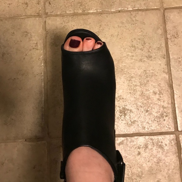 SALE Black pebbled leather high heel booties boots - Picture 3 of 8