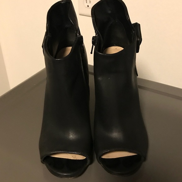 SALE Black pebbled leather high heel booties boots - Picture 7 of 8