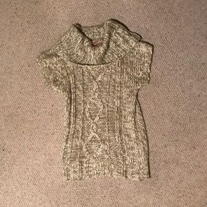 Cowlneck short sleeve sweater