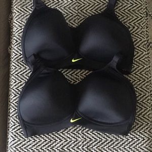 ✌🏽 NIKE DRI-FIT sports bras 🖤🖤