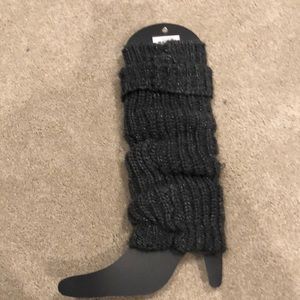 leg warmers grey