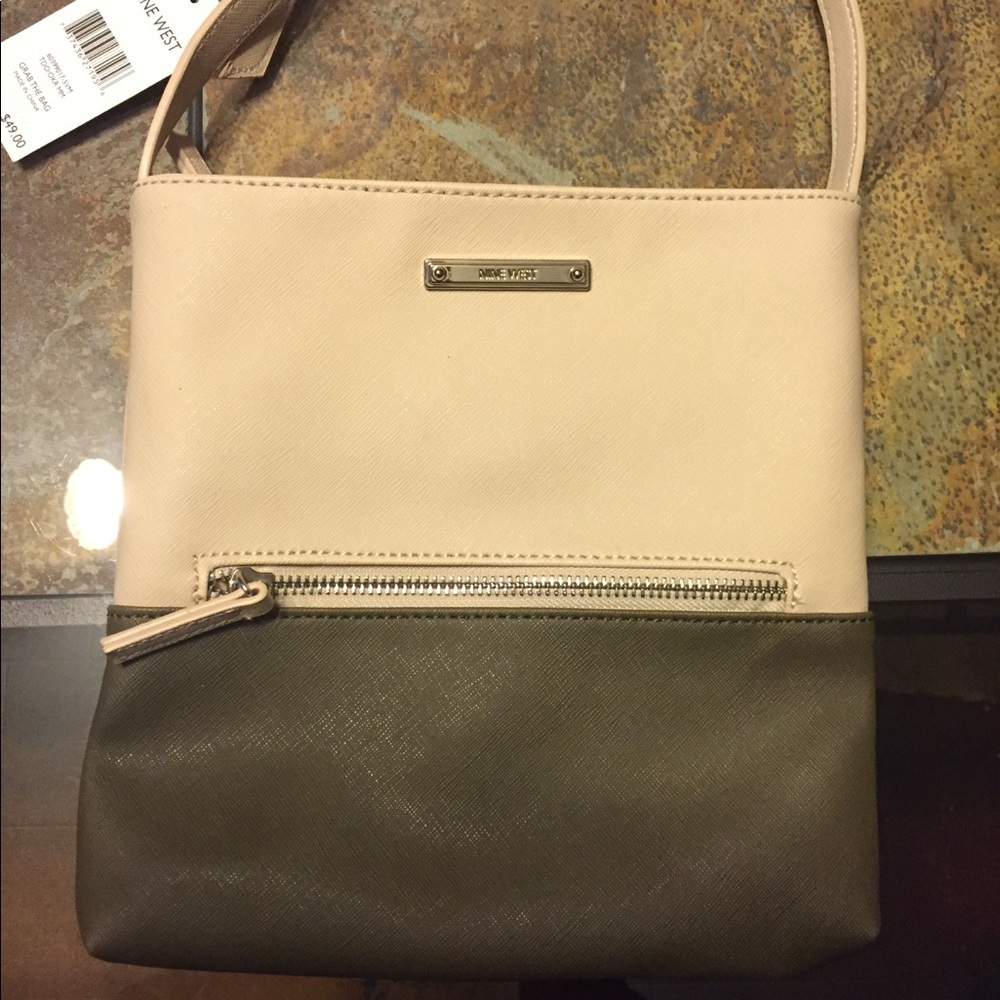NWT Nine West cross body pocketbook