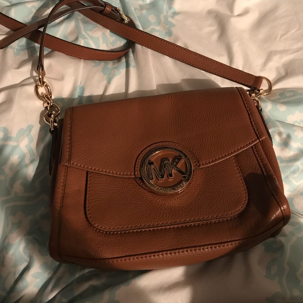 MK CROSSBODY PURSE