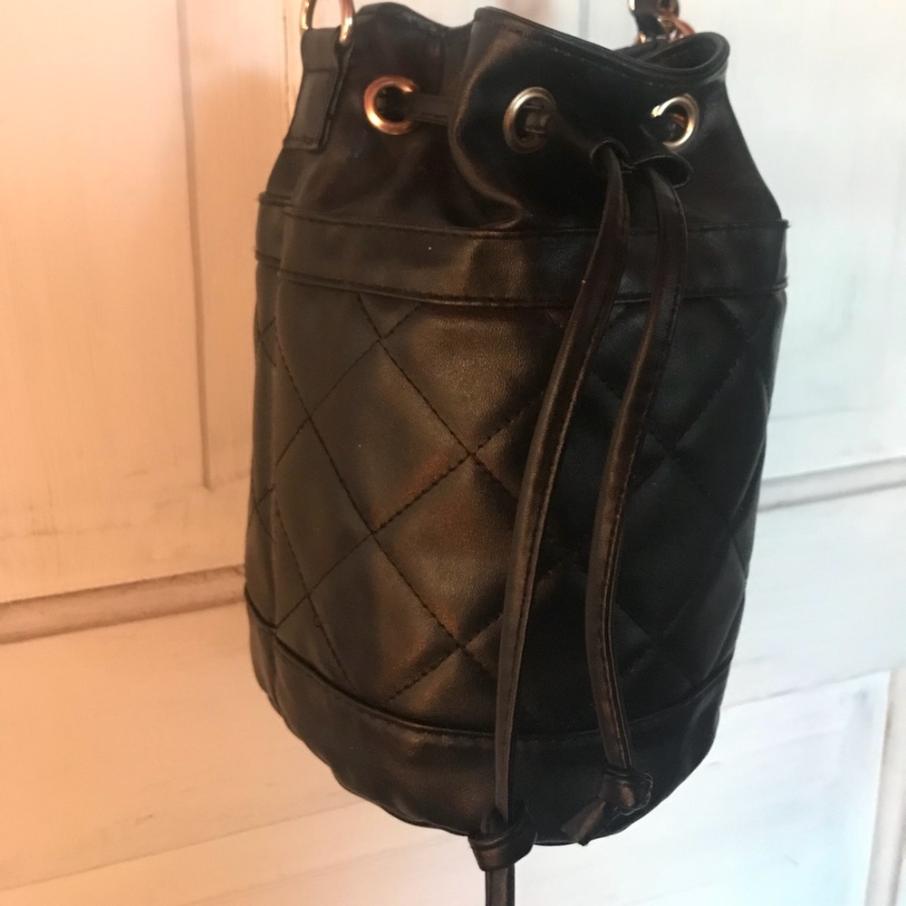 Black shoulder bag