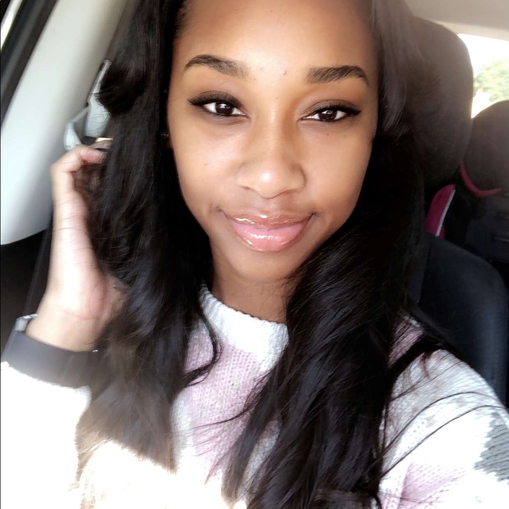 Meet your Posher, Dezundria