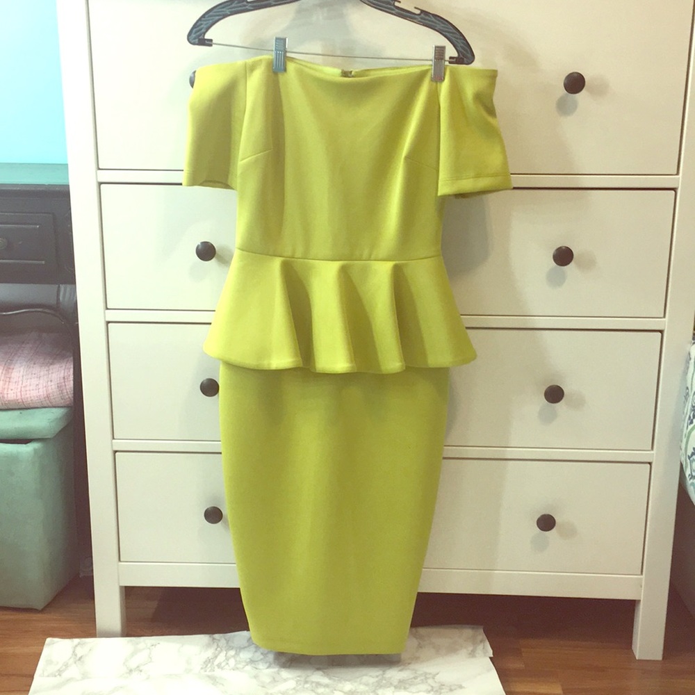 ASOS Bardot peplum 👗 dress in size 4 yellow 🥝