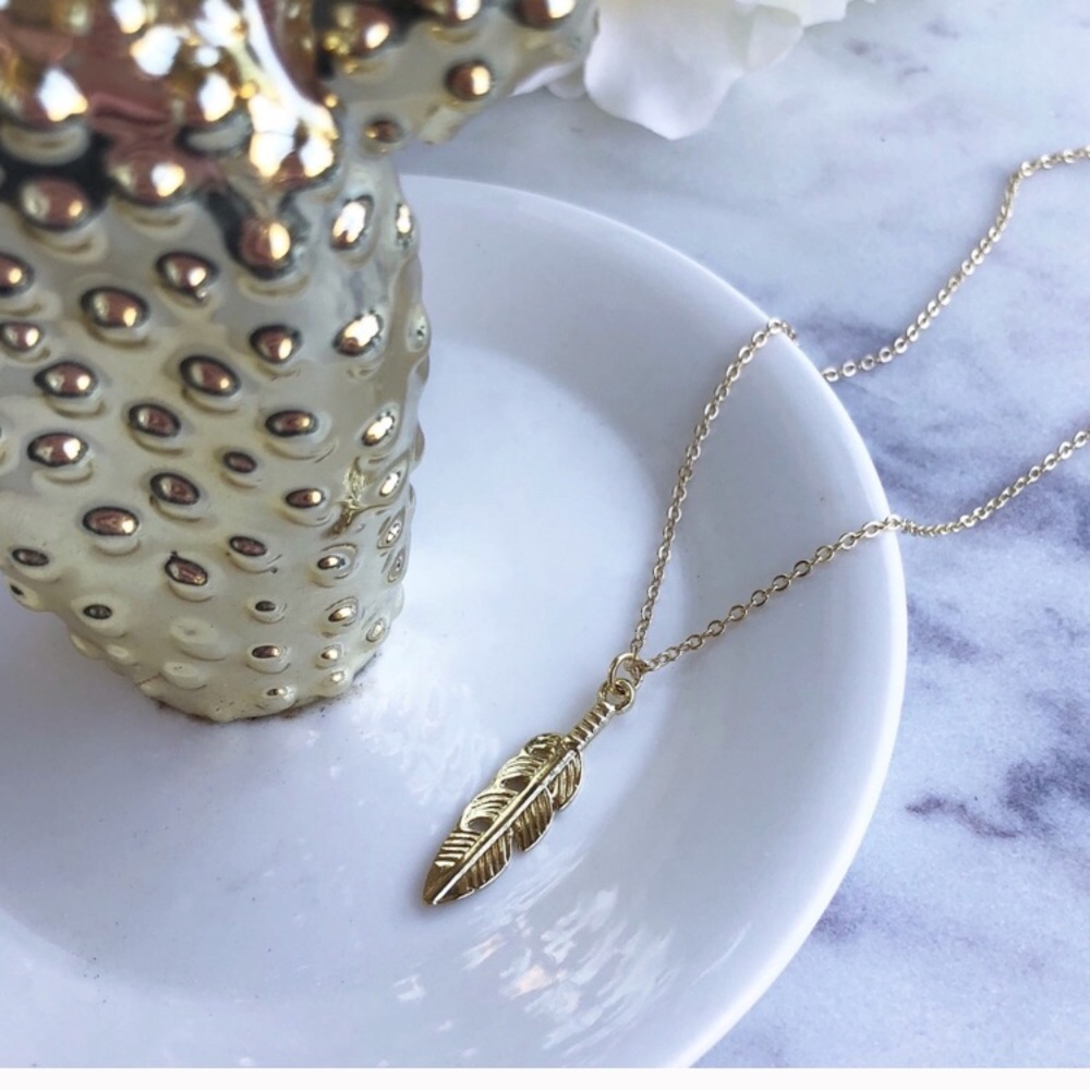Last 1! 🌟Gold Feather Choker Necklace