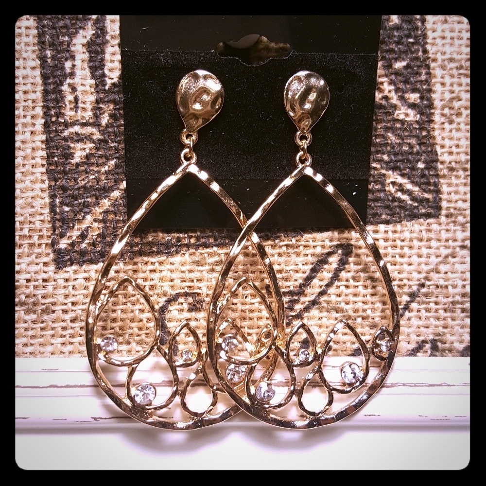 Gold dangly earrings