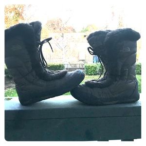 Size 8 northface snow boots