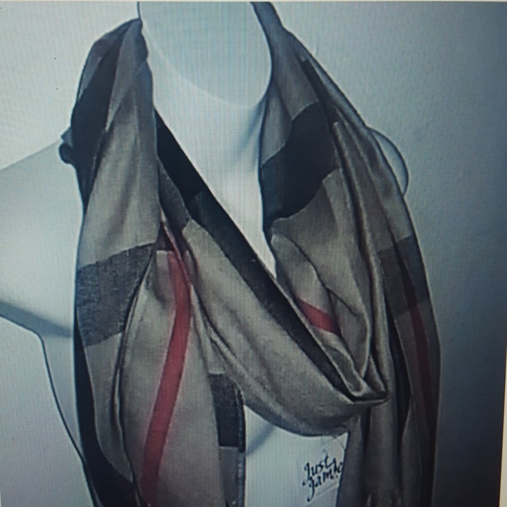 SCARF - Picture 2 of 3