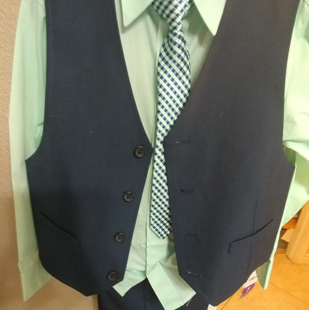 Kids 4 peice kenneth cold suit