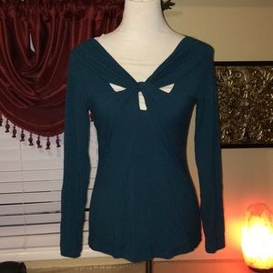 Three dots teal top