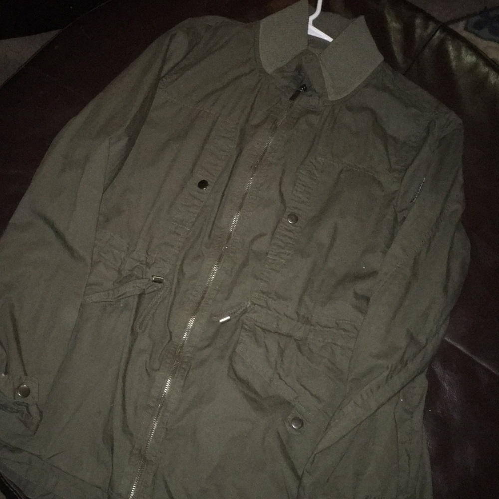 Light eight army green jacket