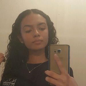 Meet your Posher, Samira