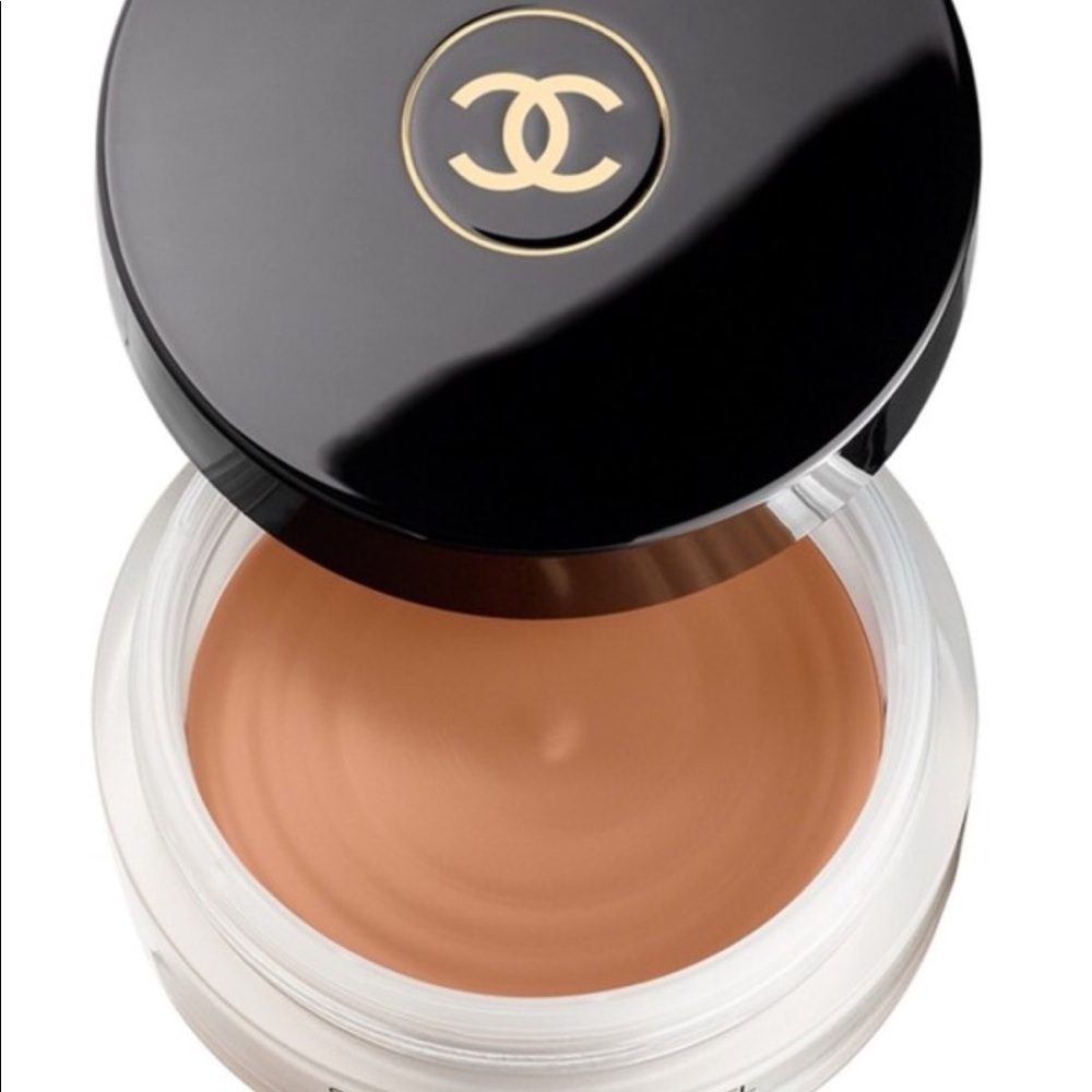 CHANEL Soleil Tan De Chanel bronzer.