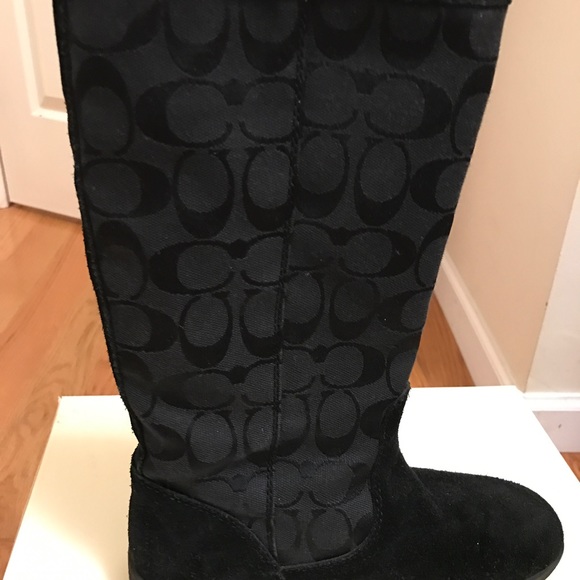 Coach like new, it worn once - Picture 2 of 2