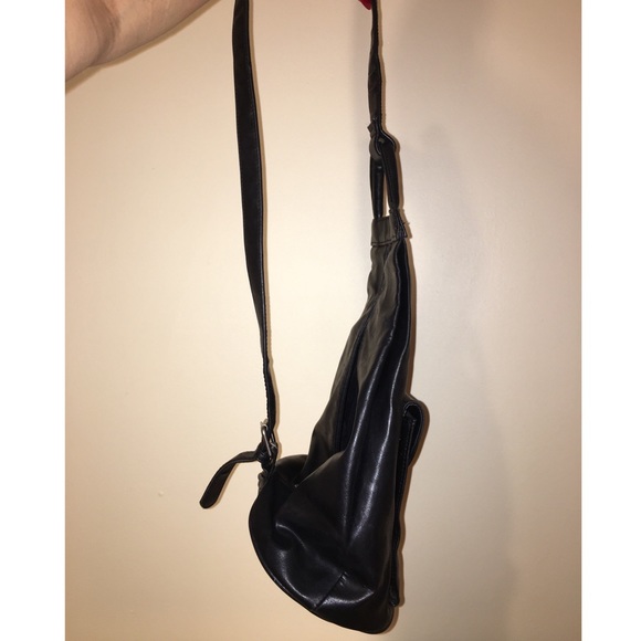 VINTAGE GUESS BADASS LILโ LEATHER UNISTRAP PURSEโผ๏ธ - Picture 4 of 6