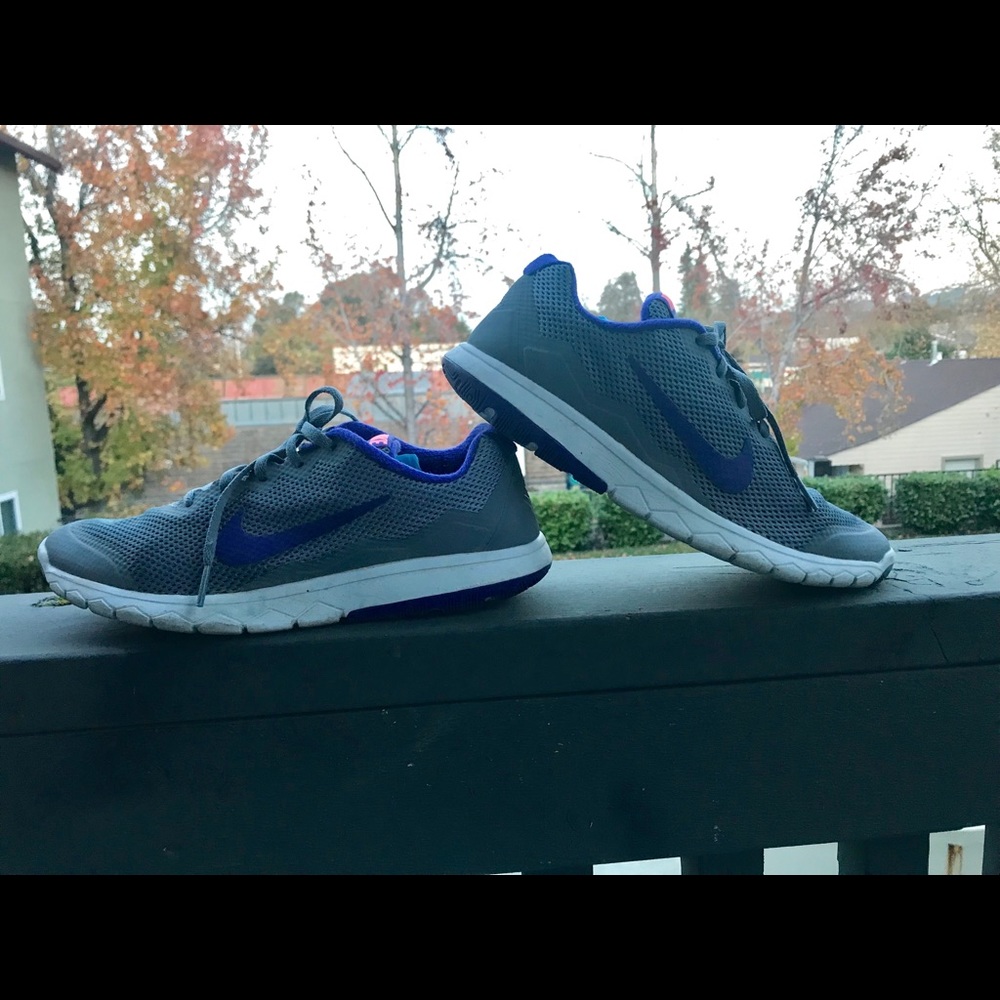 Nike size 8.5 grey and purple running shoes