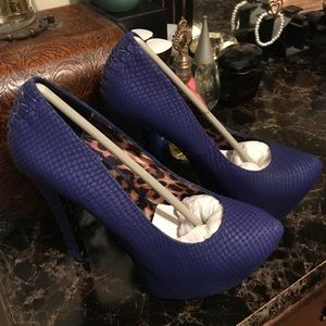 Betsey Johnson Platform Heel, Royal Blue Size 8