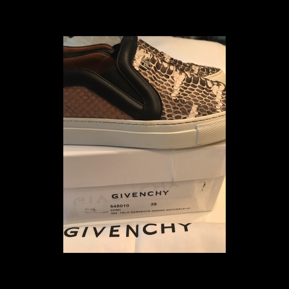 🔥HOST PICK🔥Givenchy slip on snakeskin sneakers - Picture 5 of 8