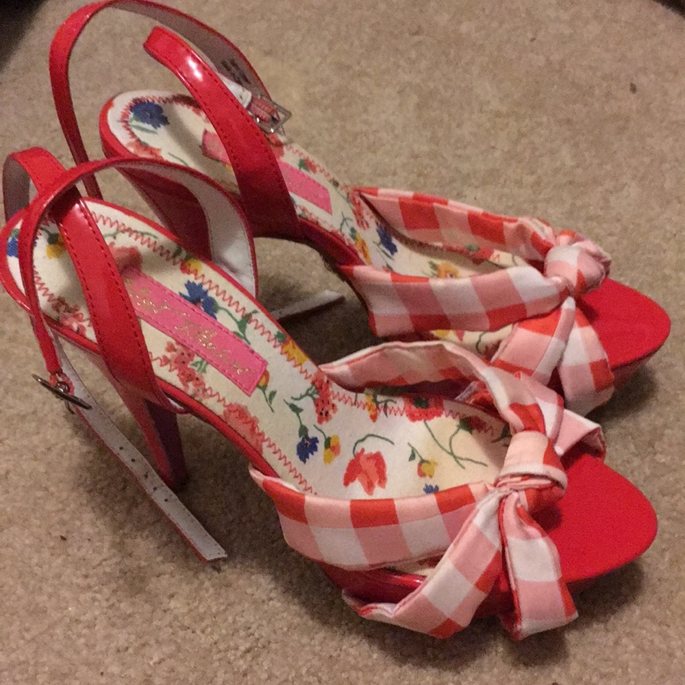 Betsey Johnson pink red white gingham  heels 6