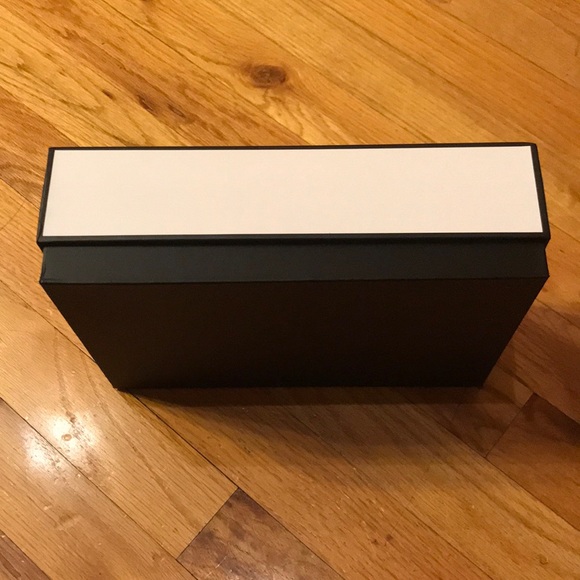 Chanel Box - Picture 3 of 3