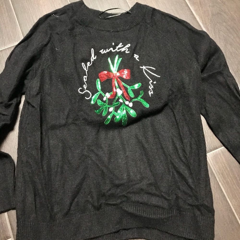 Mistle toe sweater