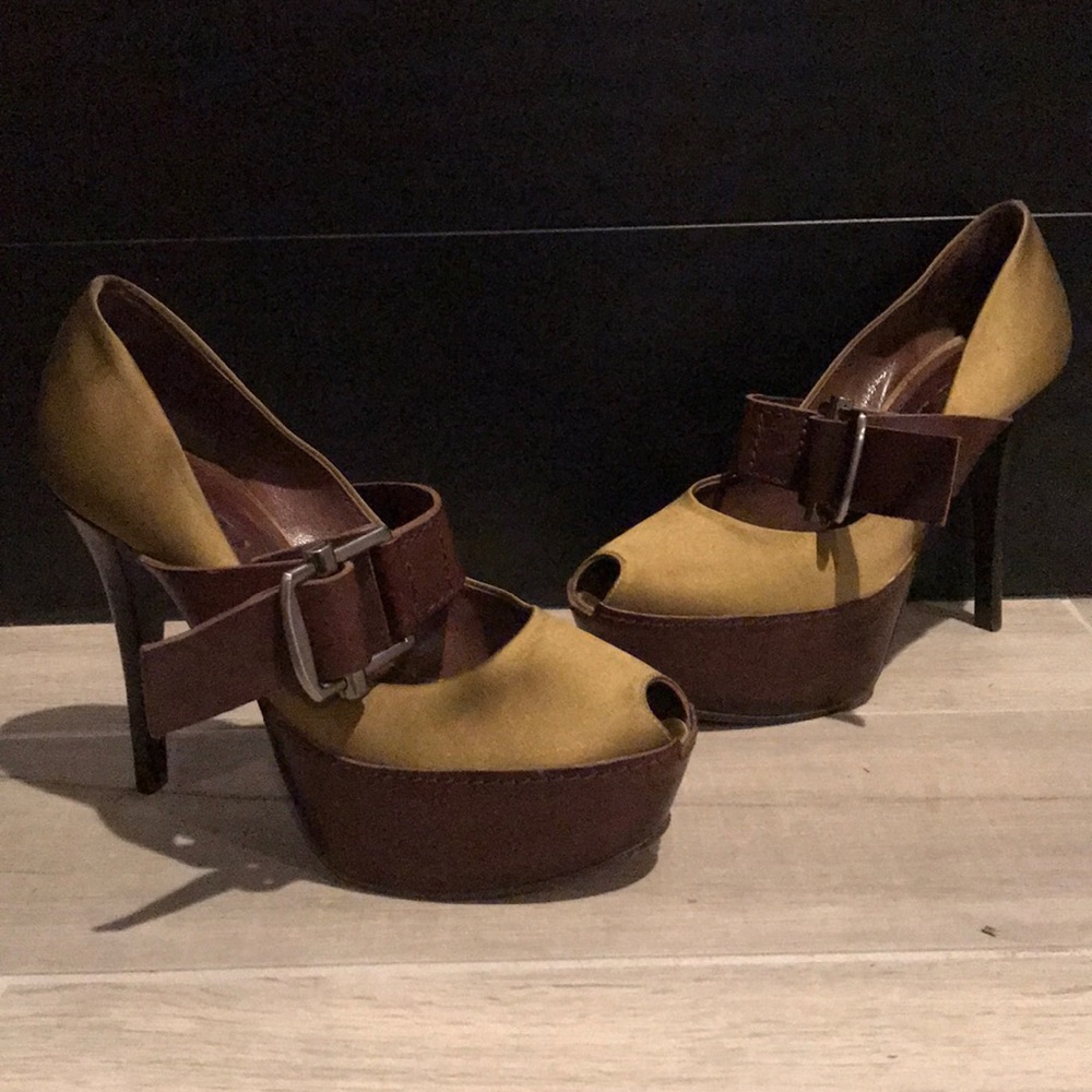 Marni Leather Buckle Olive Peep Toe Pumps