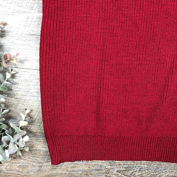 Red Vintage Oversized V-neck St John Sweater - Picture 5 of 8