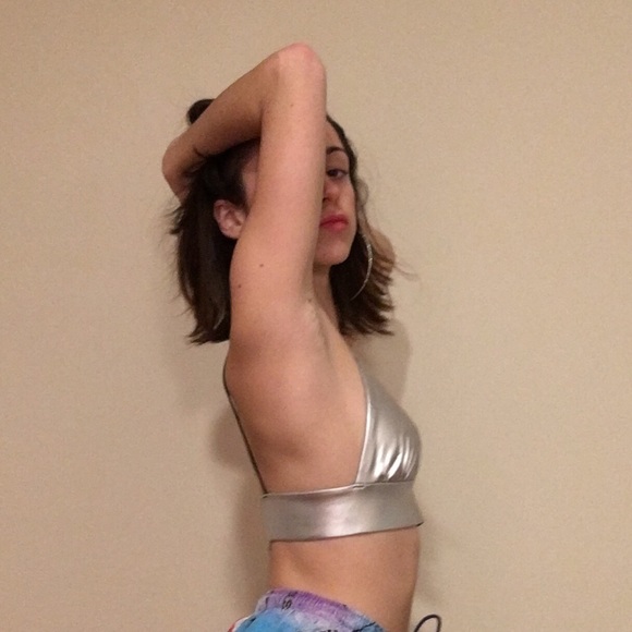 HOLO SILVER BABE BRALETTE. BRITNEY ๐๐๐๐ฃ๐ฃ - Picture 2 of 3