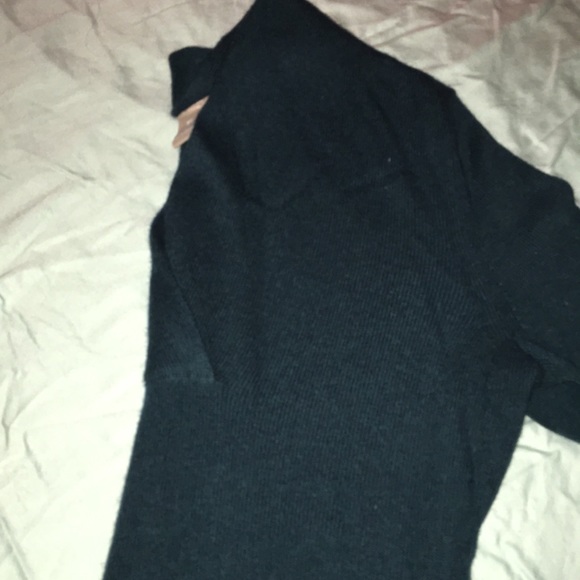 Sweater - Picture 4 of 4