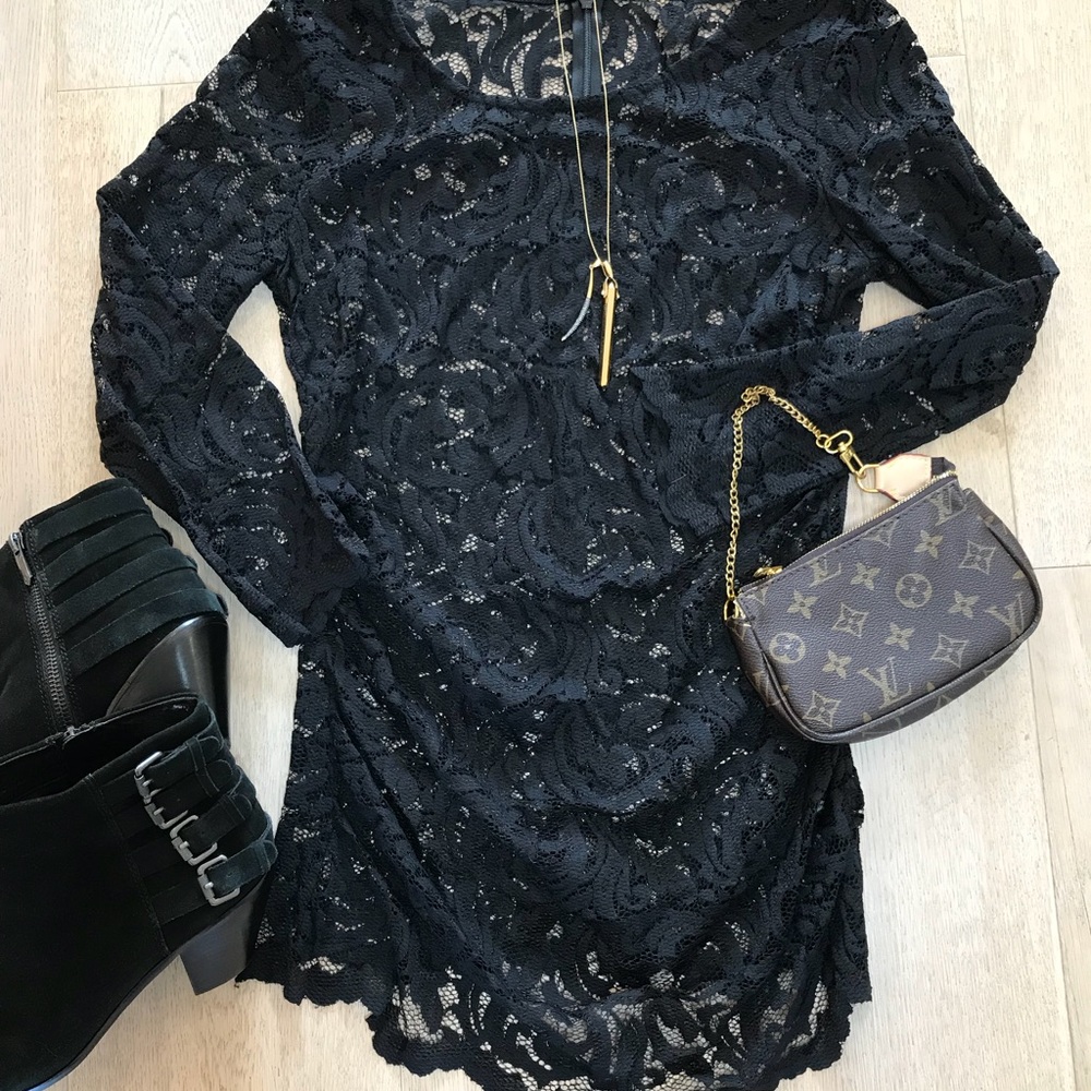 ❤️Velvet by Graham & Spencer Black Lace Blouse - Picture 8 of 8
