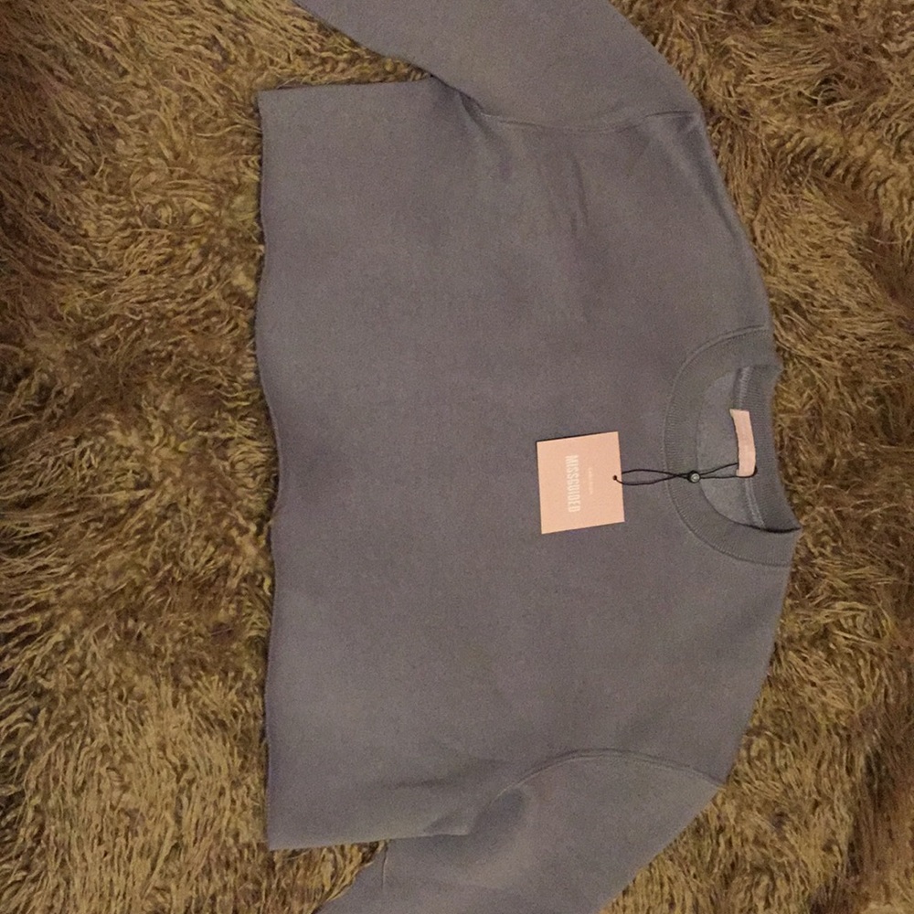 NWT -CARLI BYBEL x MISSGUIDED   cropped sweater