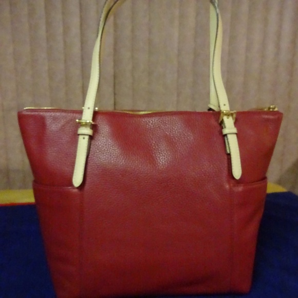 SOLD! NEW! M KORS Red TZ JET SET Leather Tote - Picture 6 of 8