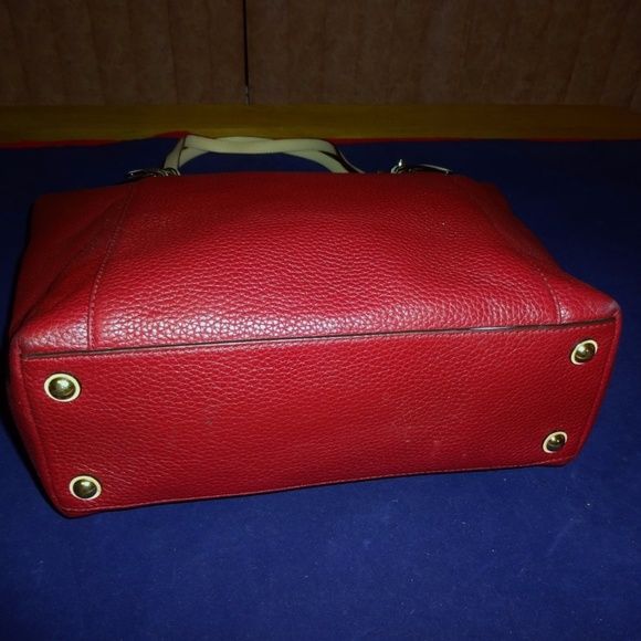 SOLD! NEW! M KORS Red TZ JET SET Leather Tote - Picture 7 of 8