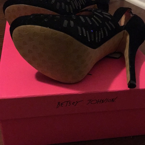 Betsey Johnson Pumps - Picture 4 of 5