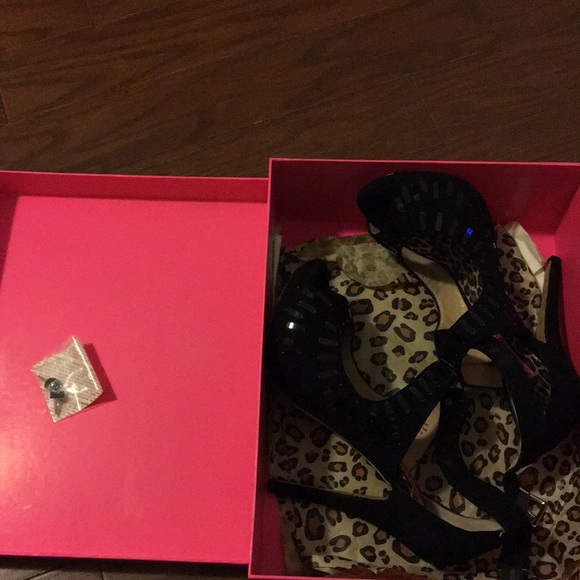 Betsey Johnson Pumps - Picture 5 of 5